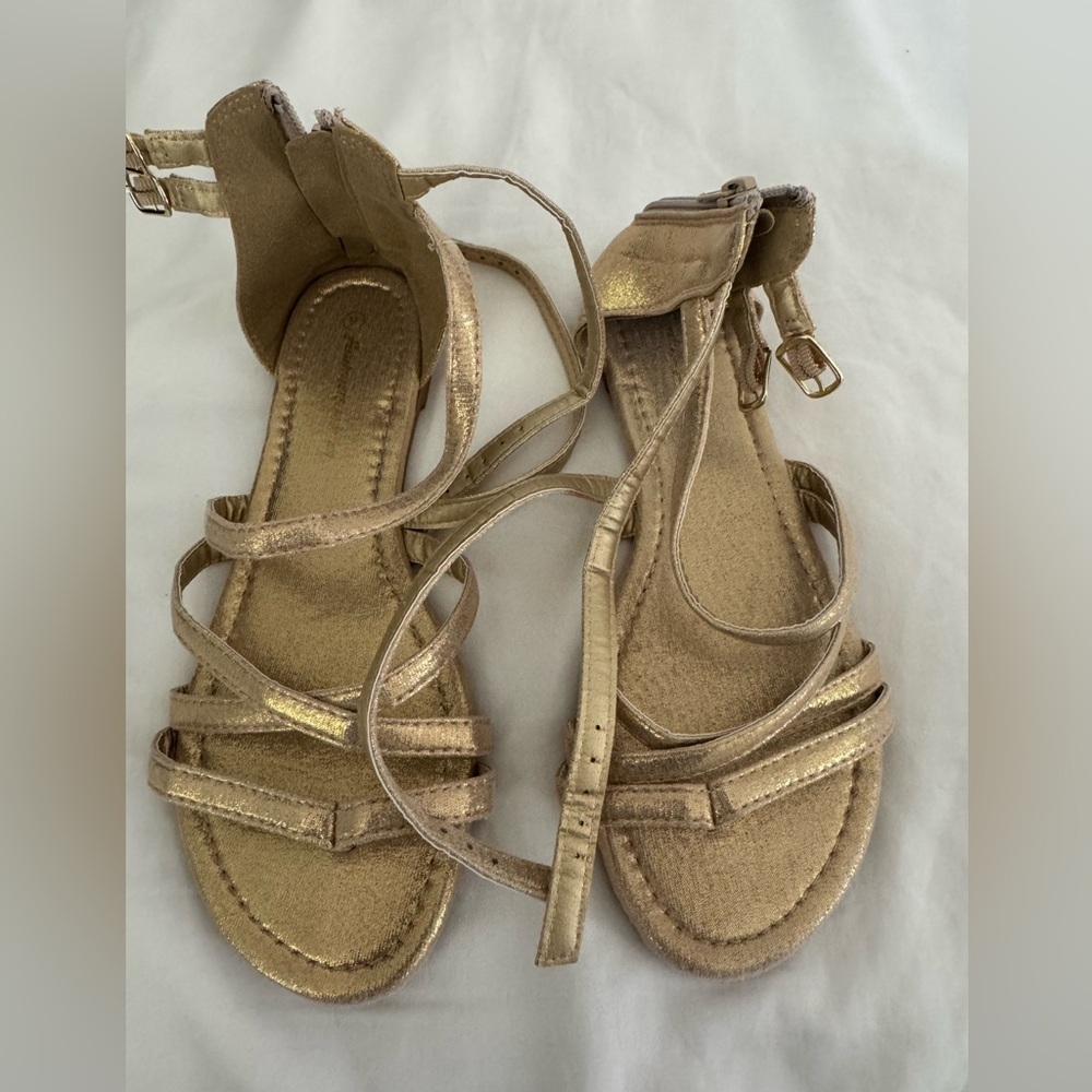 Funkymonkey Girls Gladiator Strap Sandals. Size 6 Excellent condition NVW